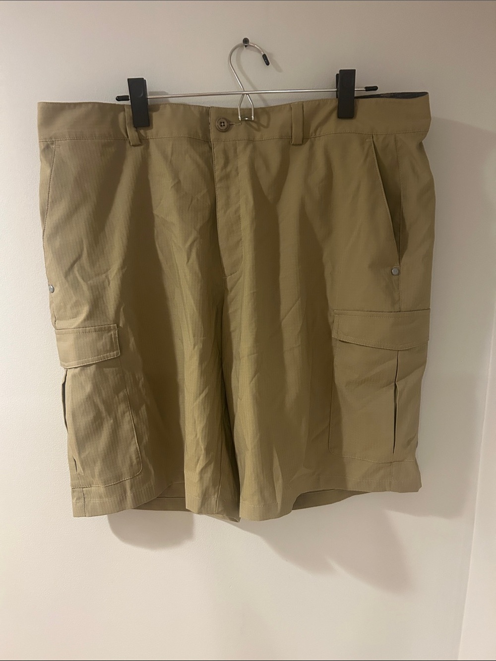 Under Armour Khaki Cargo Shorts - Men's Outdoor Utility